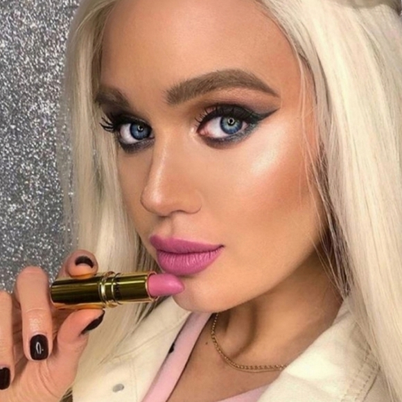 ON HOLD Mac Barbie Lipstick - Picture 3 of 16